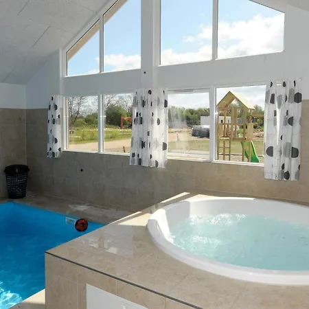 Semesterbostad Luxury Pool Retreat In - By Traum *